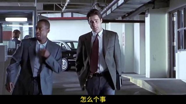 小偷转行警察凭直觉破案，牙签开锁惊呆同事