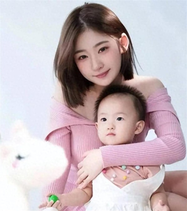 黄一鸣被执行55万，单亲妈妈带货谋生，却栽在合同陷阱里