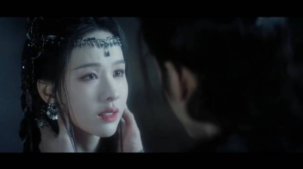 武拾光对雾妄言深情告白：我一直陪着你