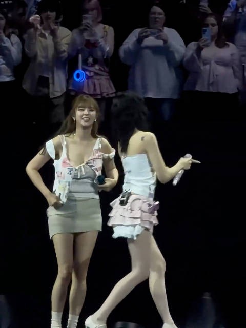 我知道你大方,但也不能这么大方! 呀! 提上去!