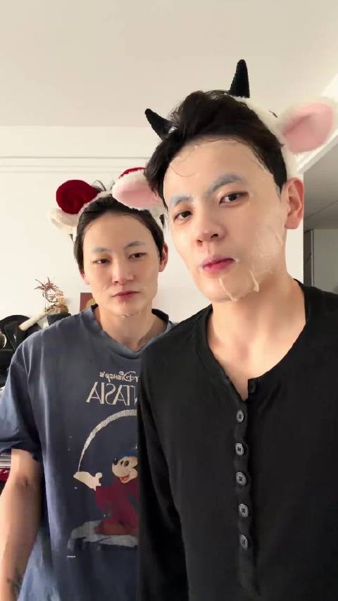 杨力维杨舒予拍手变装视频引热议