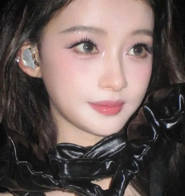 孙怡比赞助商还像ai