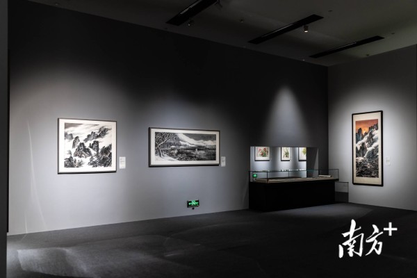 作家刘墉的另一面：89件画作亮相国博