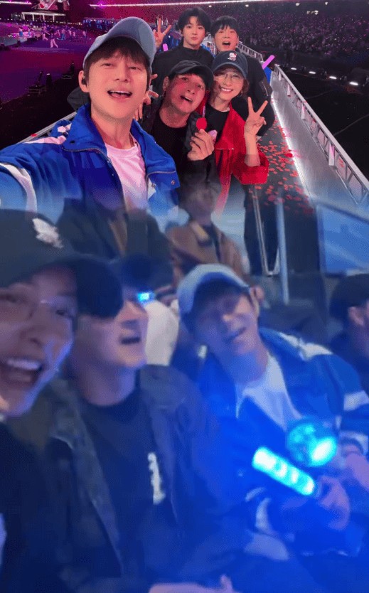 吴昕、李维嘉、何炅跟着张杰一起唱歌。