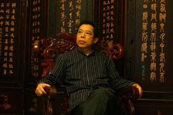 静观与超越:画家邱汉桥山水画中的东方智慧