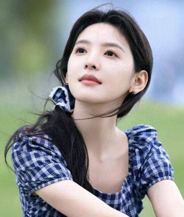 资本大佬为何总捧章若楠，因为她踩中了，中国文化三个隐形规则