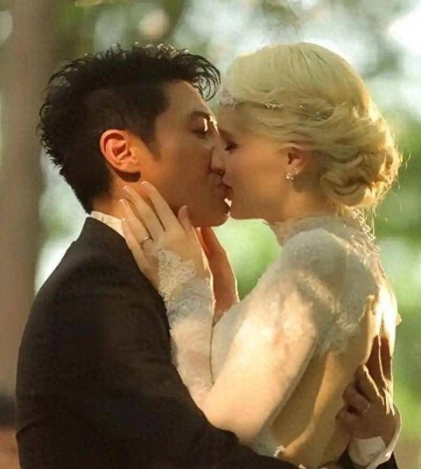 4月还未过半，50岁撒贝宁高调官宣喜讯，再次证明李白的选择没错