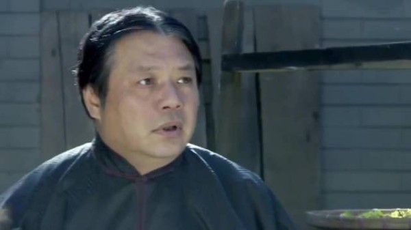 八路为躲避鬼子追捕,不料仅用一招便化险为夷