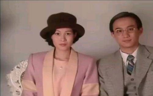 原创徐志摩瞧不上的原配妻子，离婚后让徐志摩高攀不起，家庭美满！