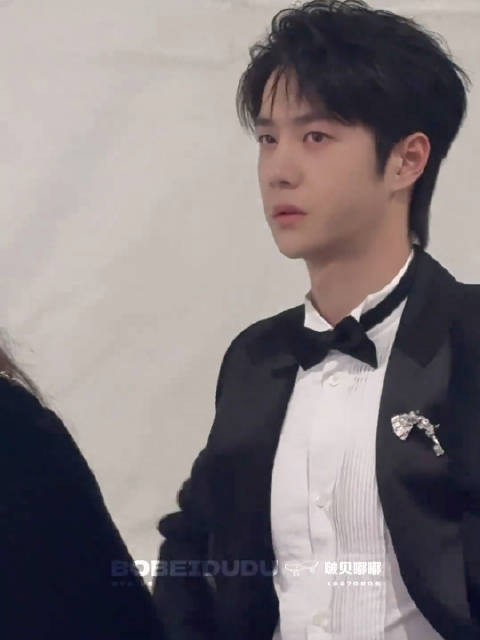 新郎官候场既视感