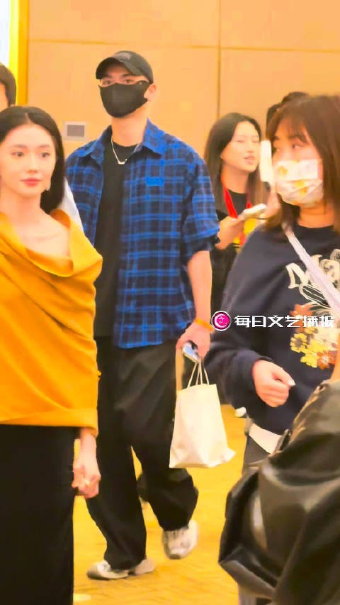 北影节开幕｜优雅灵动的@刘浩存 期待亮相！