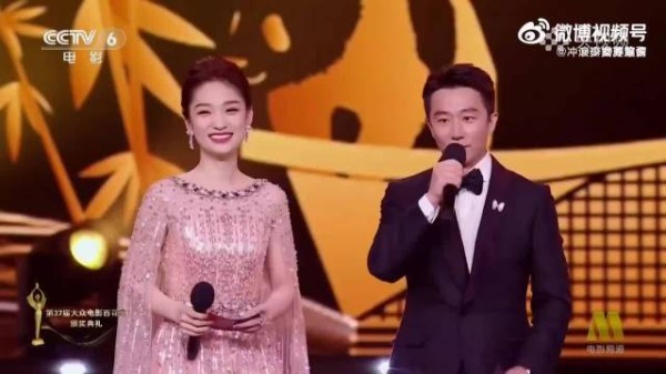 刘耀文亮相惊艳全场，刀锋面孔成焦点