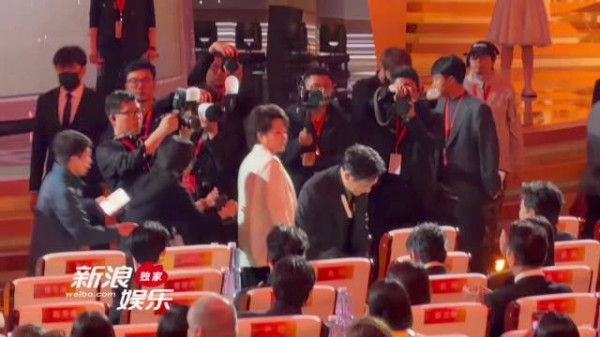 北影节内场檀健次马丽张若昀白客被喊宝贝儿