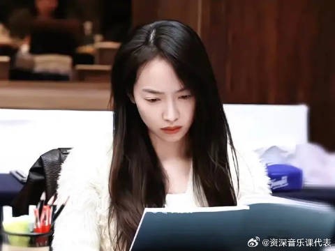 我那素颜长发的高智女友