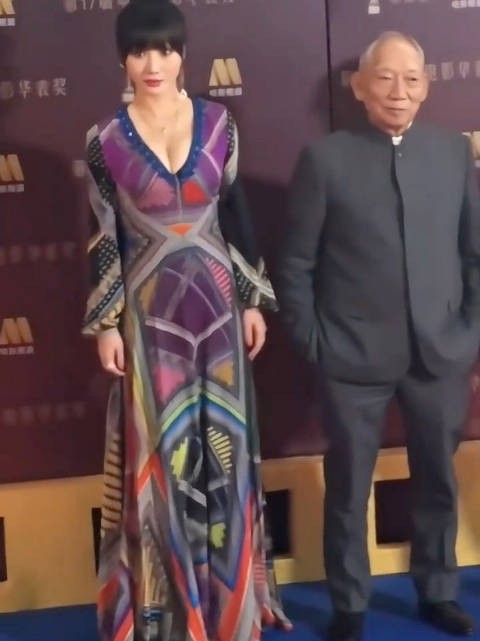 早前巅峰期柳岩的身材在内娱能进前5吧