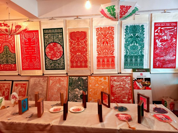 史婷：《绚丽兰州》剪纸作品赏析