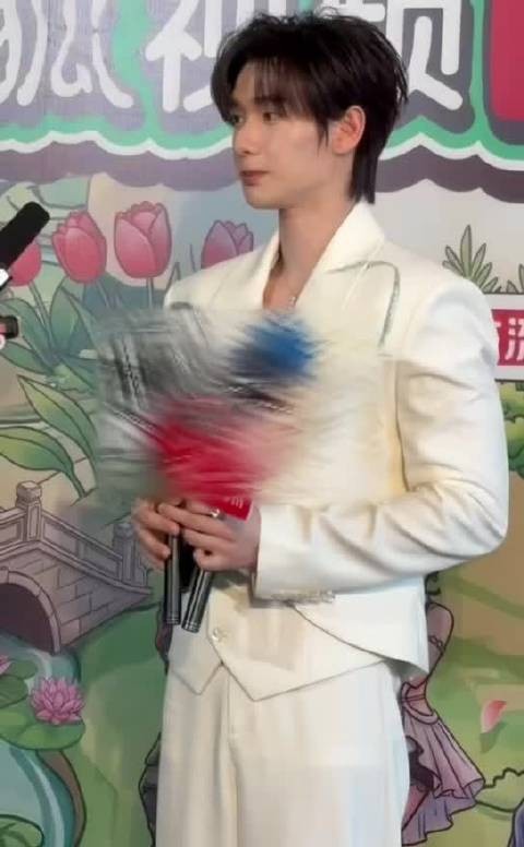 高卿尘称赞田曦薇戏里戏外暖心照顾