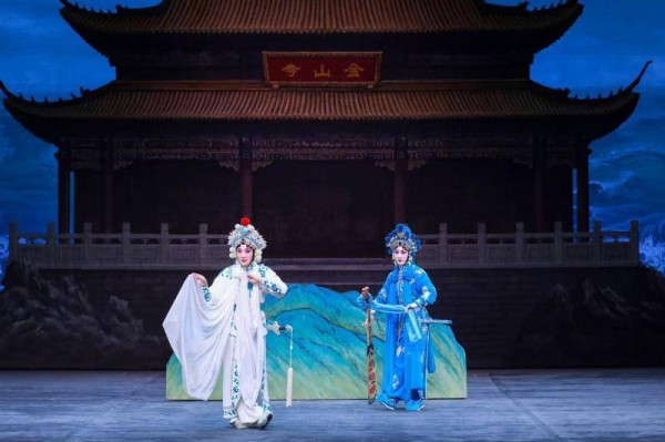 “这才是京剧该有的样子”， 路洁携梅派经典动江城