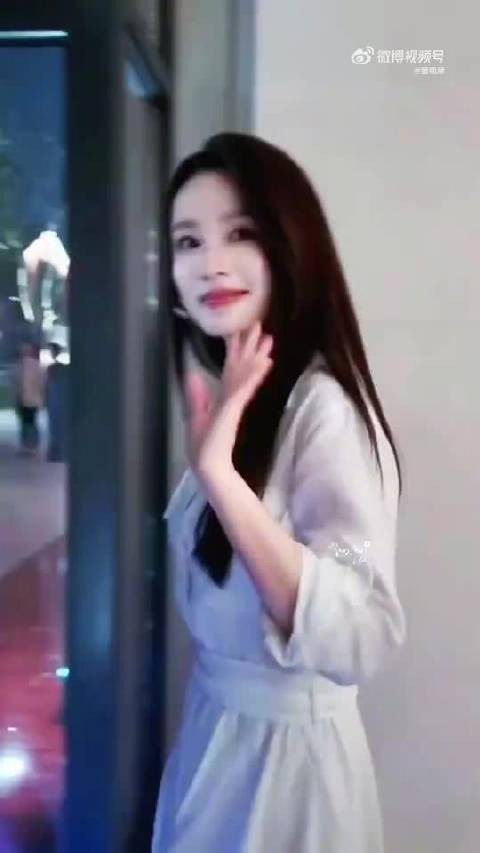 李沁现身苏州美到发光