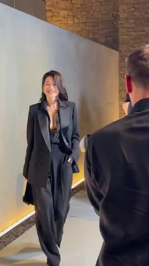 舒淇古力娜扎安吉丽娜朱莉同框亮相上海活动