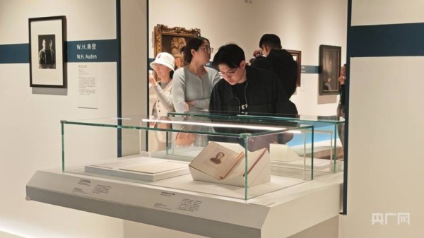 莎士比亚与J.K.罗琳上海“同框” 135件英国文学珍宝首次大规模来华