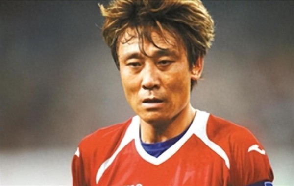 和那英分手后，高峰已结婚生女，现定居北京郊区，和儿子形同陌路