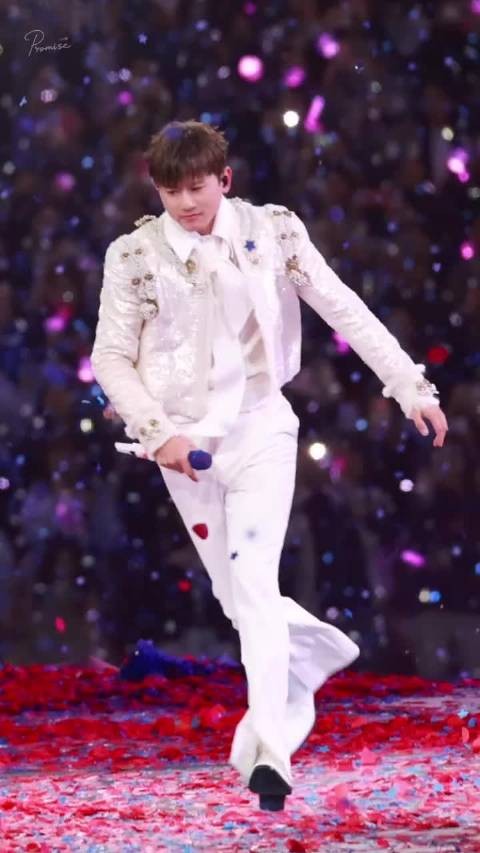 张杰坦言舞台珍贵，鸟巢16场演唱会精益求精