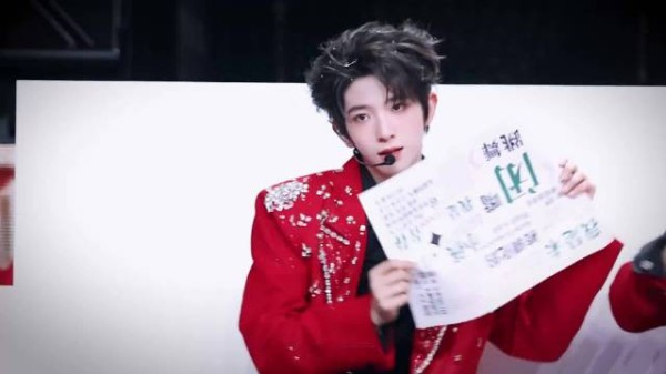 红衣战神降临！ 闭嘴跳舞直拍这力道是真实存在的吗？