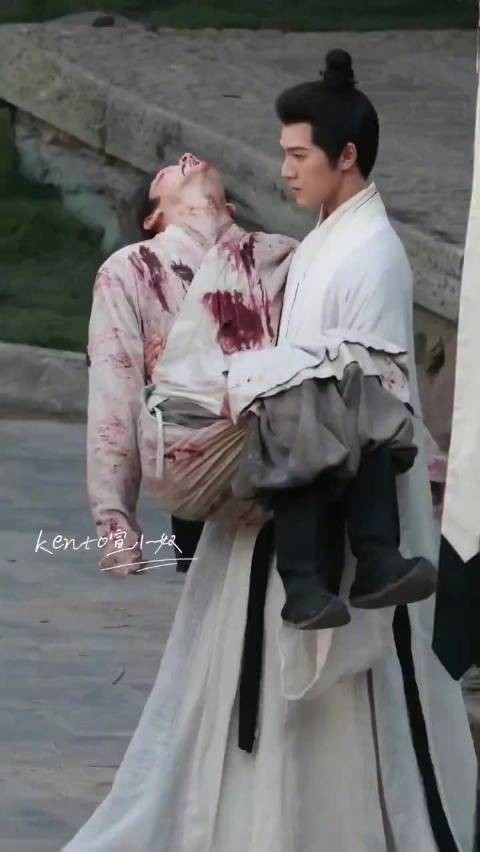 李昀锐饰演诸葛玥冰湖重生戏份痛抱逝者