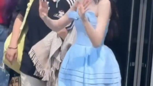 孟子义hi6录制现场发礼物宣传新剧百花杀