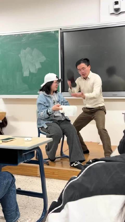 精选视频扶持计划展示魔术小品引发观众热烈反响