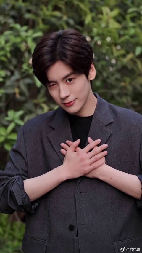 趣味互动加上高能竞技，松弛又欢乐，周末看这种综艺真的很解压