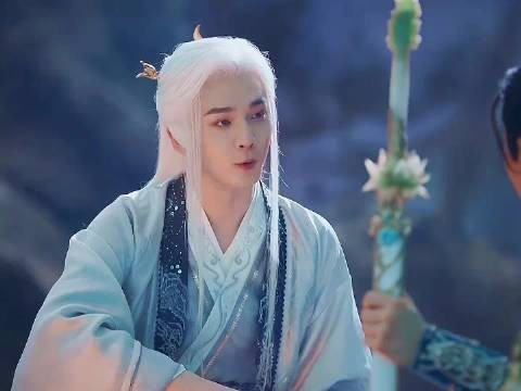 网剧少年白马醉春风萧毅携天斩剑登场，与李长生百年友谊揭晓