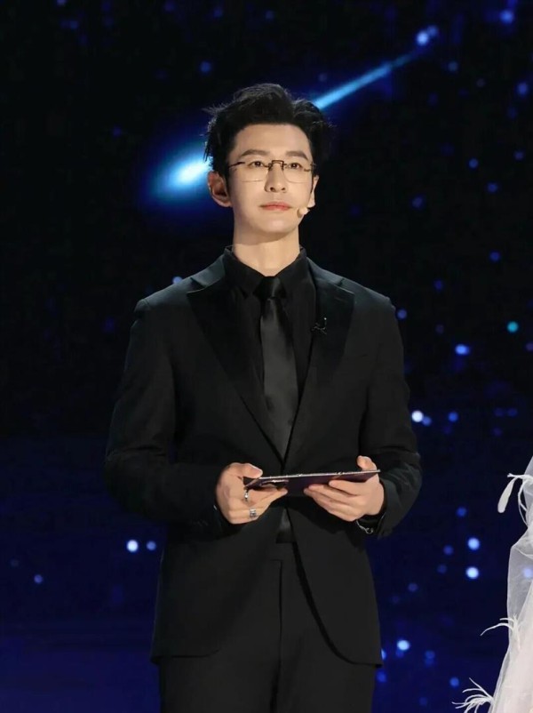 黄晓明回应二战考博：今年考不上明年再考；去年遗憾落榜，曾称想做家里第一个博士