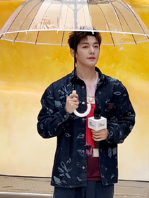 迪奥大使邓为雨中空降2026秋季甜品主题店开幕活动