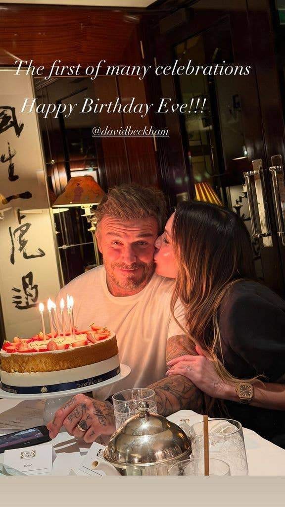 贝克汉姆迎51岁生日，贝嫂大方晒老公腹肌泳装，长子沉默令人心寒