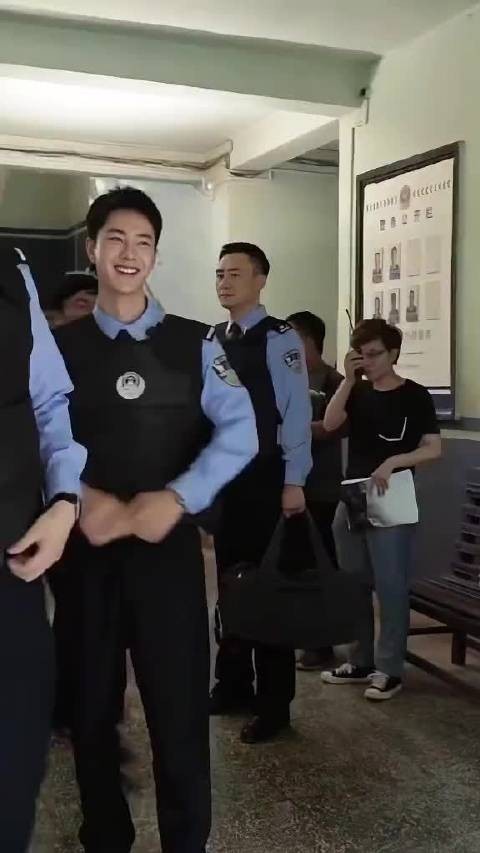 你长的好看也就算了，还偏偏长成我喜欢的样子