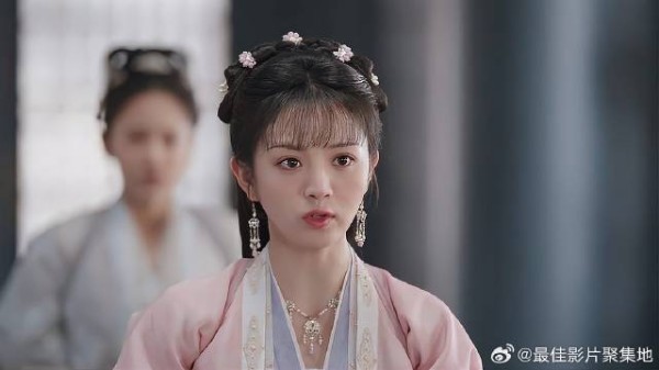 嬷嬷挑郡主的刺，姐妹们立马护着，哪料嬷嬷变本加厉