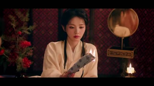 田曦薇分饰两角演绎《嫁金钗》恨海情天