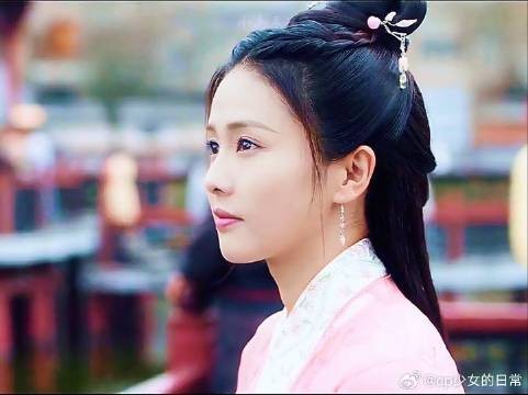 周生辰陪时宜逛街