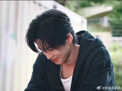 何与这一笑 妈呀 直接甜心里去