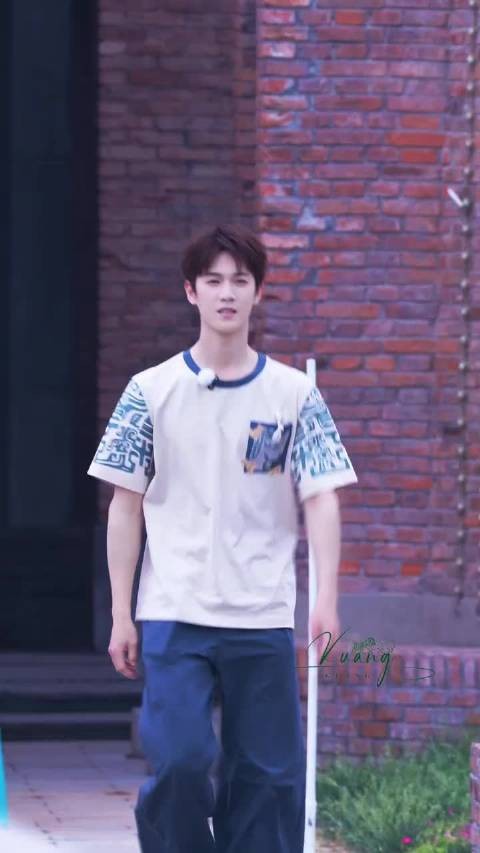 李昀锐日常动态被赞女友视角天花板