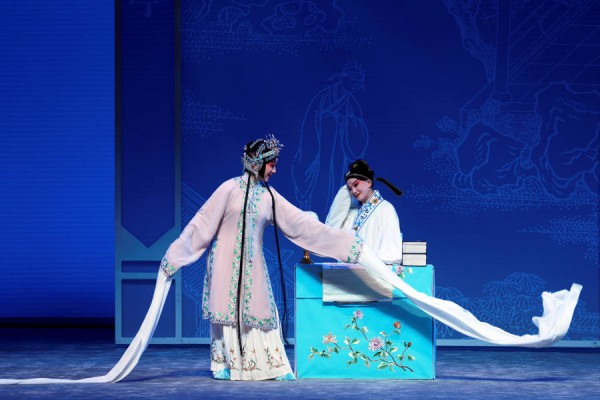 《牡丹亭》打头阵,首届中国戏剧梅花奖国际化优秀剧目展演开幕