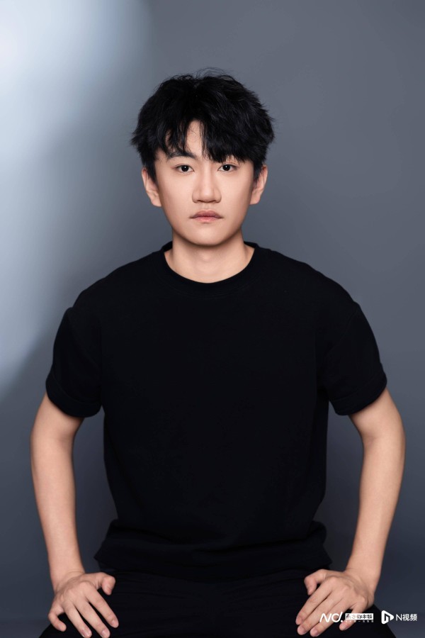 戏剧新生代｜王浩楠：在喧嚣的世界里，找到属于自己的颜色