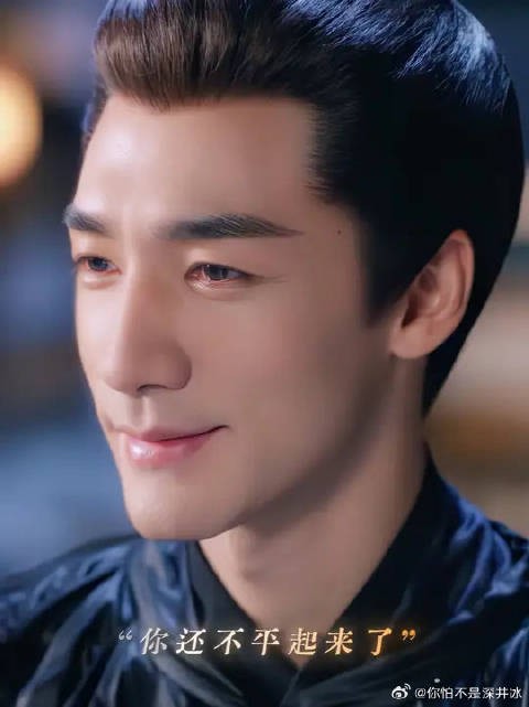 深夜出逃，月光下的两个人，甜到犯规