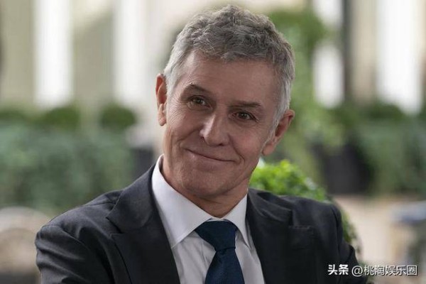 69岁法国男星因渐冻症离世，曾出演《艾米丽在巴黎》总裁一角
