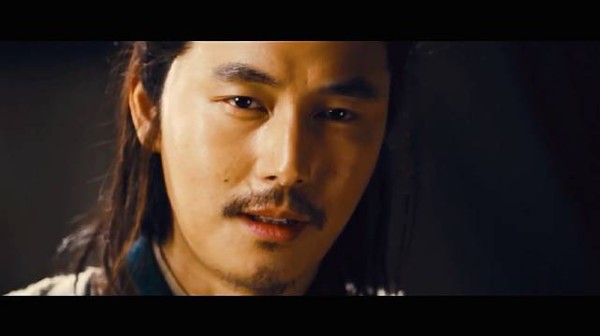 老婆是顶尖杀手，窝囊丈夫身份更加惊人，夫妻俩一个比一个能藏