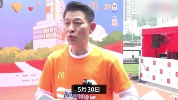 香港超市偶遇刘德华妻子,朱丽蒨打扮朴素低调,完全看不出已经60岁了
