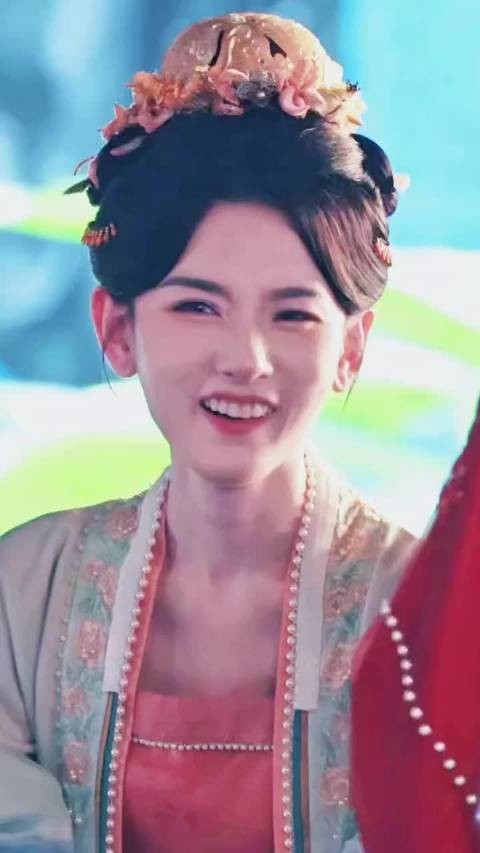 宋祖儿《司宫令》路透来了，你觉得这身妆造如何？