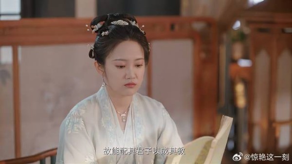嬷嬷学堂刁难思思，郡主挺身而出，当场教他做人